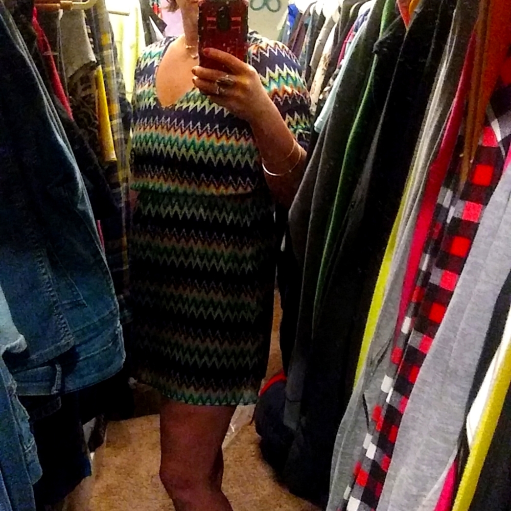 Rue 21 dress size Med. Multi colored zig zag pattern qtr sleeve